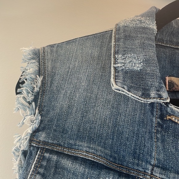 Paige Denim Vest. Excellent Condition. Size XS - Picture 4 of 6